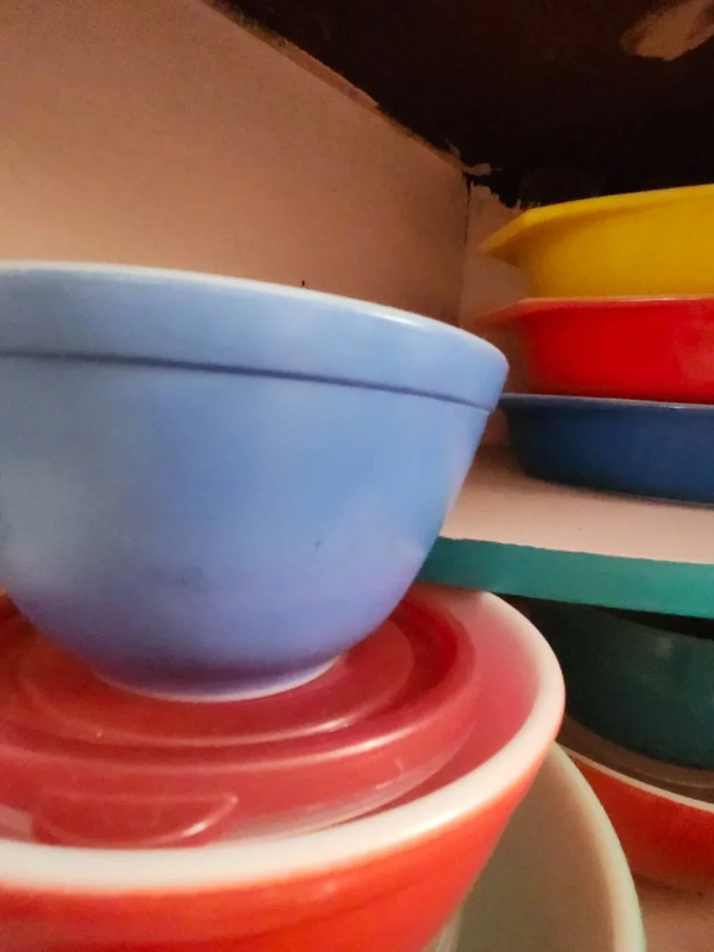 Pyrex primary mixing bowl set